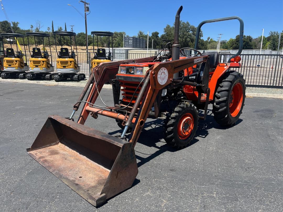 Image of Kubota L2550 Primary image