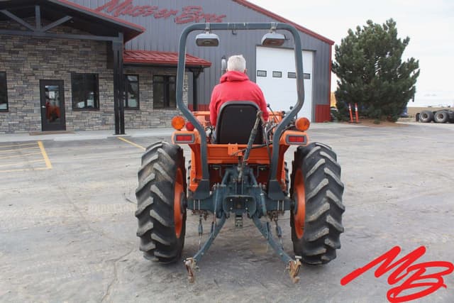 Image of Kubota L2550 equipment image 4