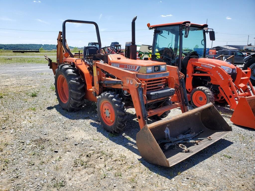 Main image Kubota L2550
