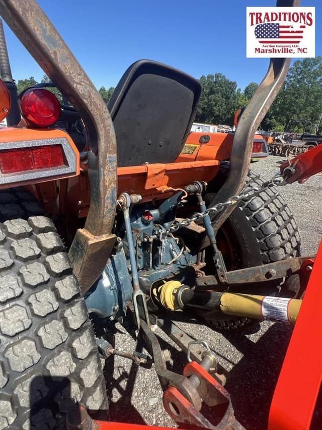 Image of Kubota L2250 equipment image 4