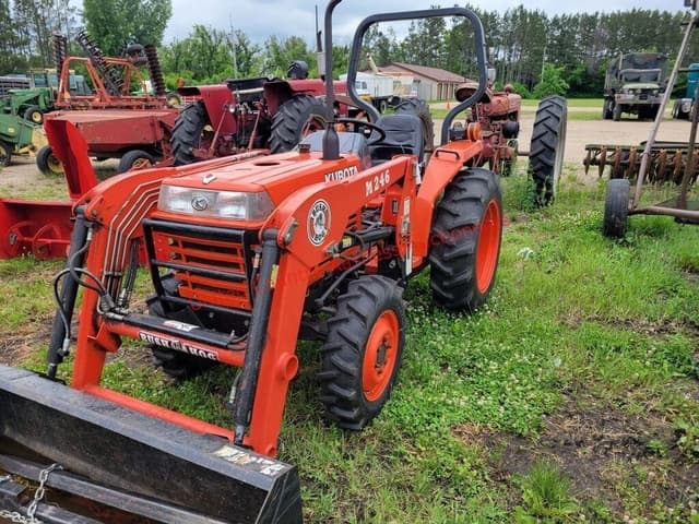 Image of Kubota L2600 equipment image 2