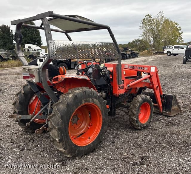 Image of Kubota L2600 equipment image 4