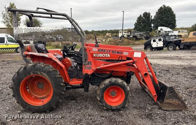 Image of Kubota L2600 equipment image 3