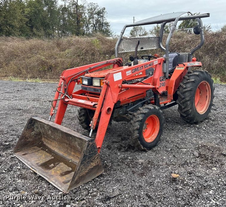 Kubota L2600 Equipment Image0
