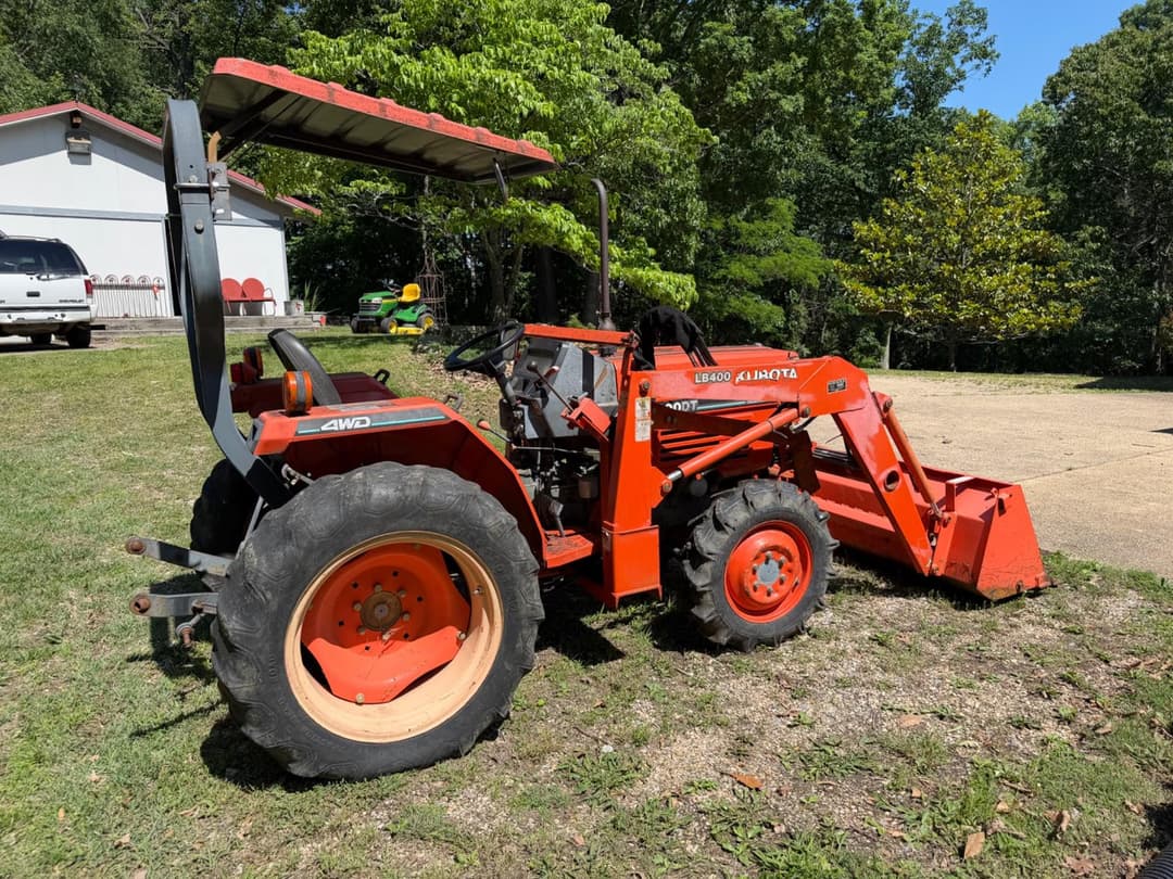 Image of Kubota L2600 Primary image