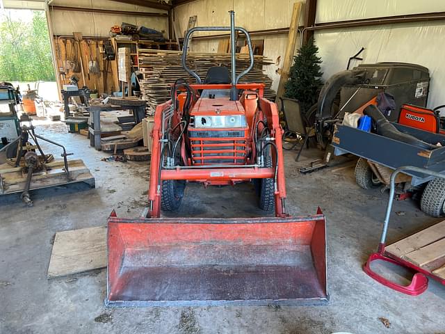 Image of Kubota L2600 equipment image 1