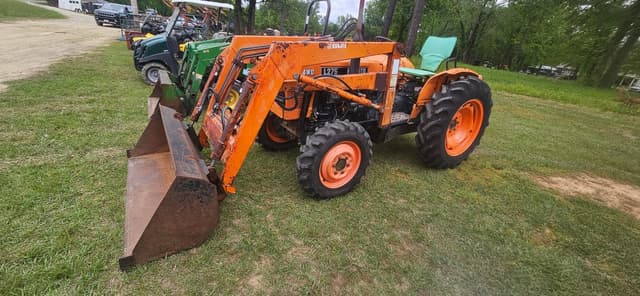 Image of Kubota L275 equipment image 2