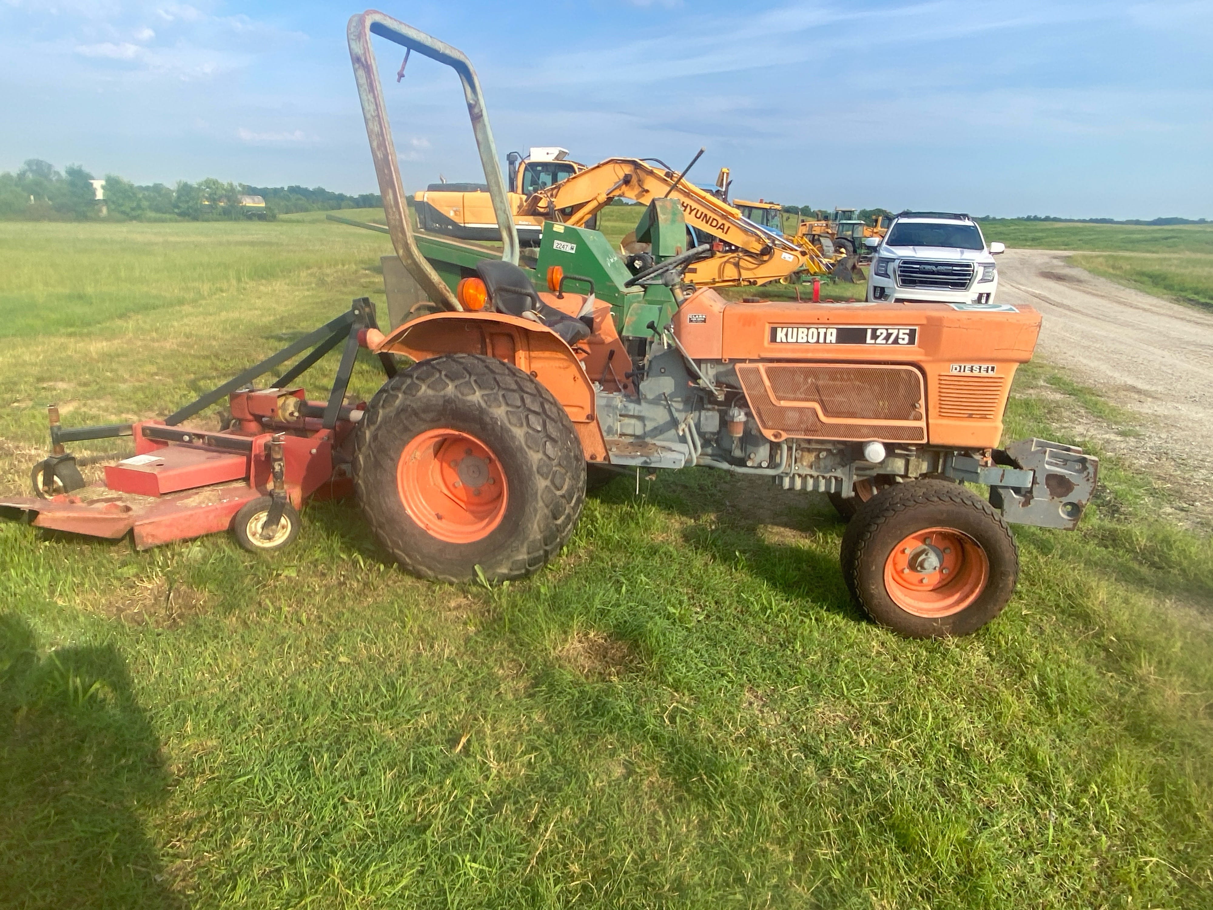 Main image Kubota L275