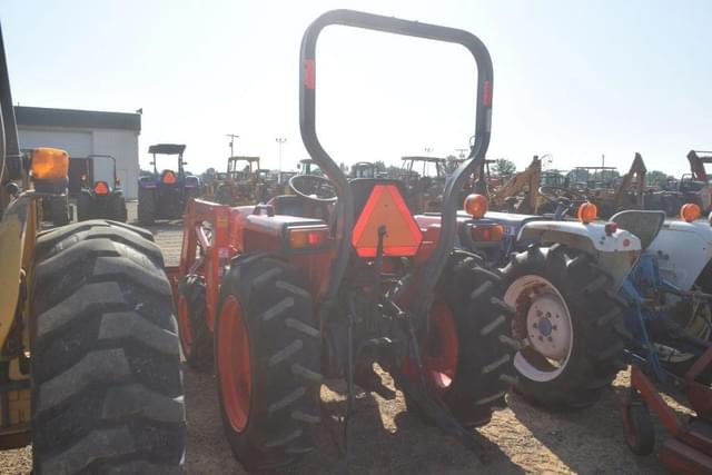 Image of Kubota L2800 equipment image 1