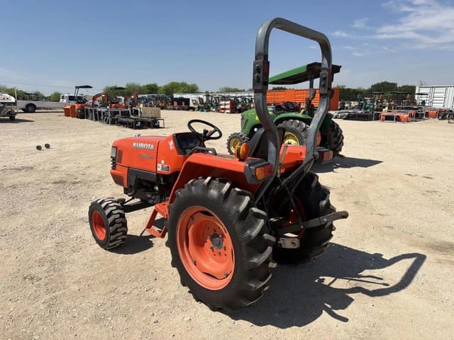 Image of Kubota L2800 equipment image 2