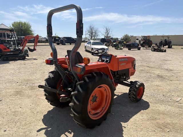 Image of Kubota L2800 equipment image 4