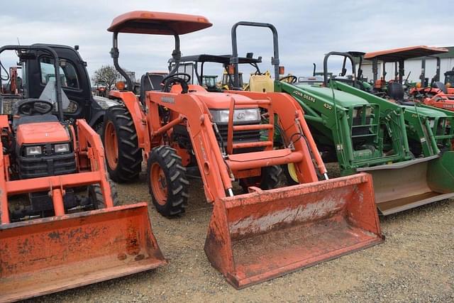 Image of Kubota L2800 equipment image 3