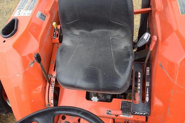 Image of Kubota L2800 equipment image 4