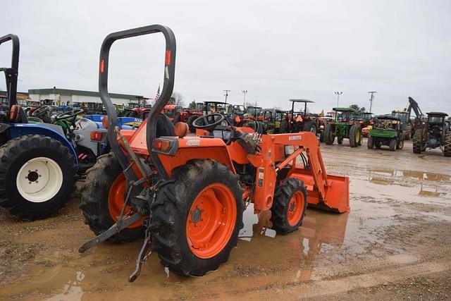 Image of Kubota L2800 equipment image 2