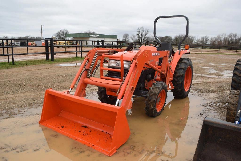 Image of Kubota L2800 Primary image