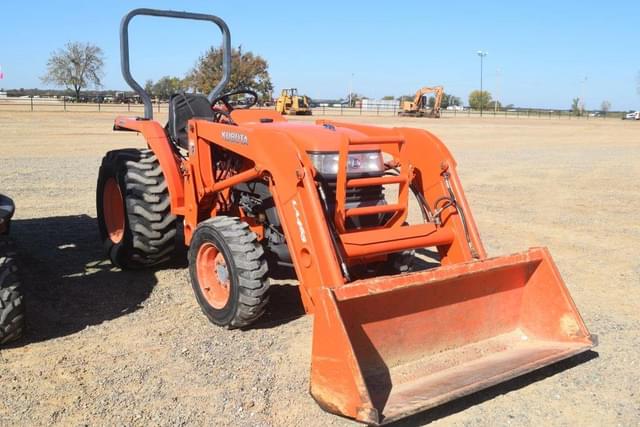 Image of Kubota L2800 equipment image 3