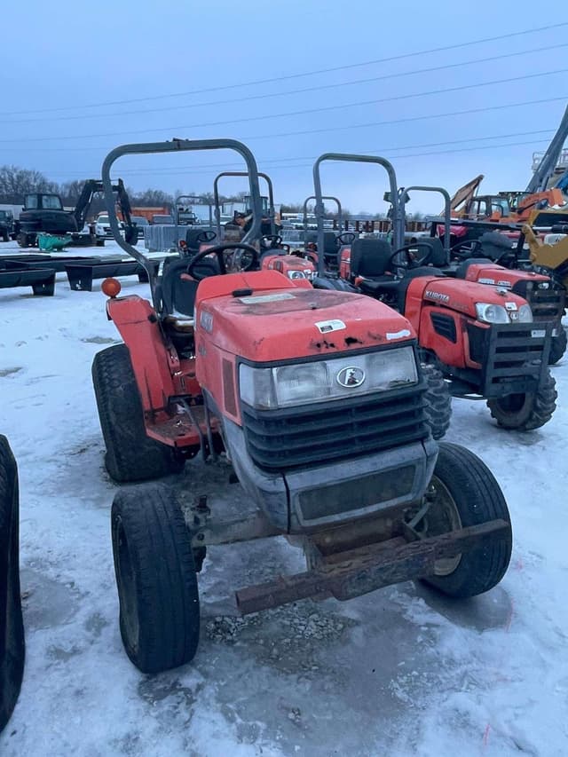 Image of Kubota L2800 equipment image 1