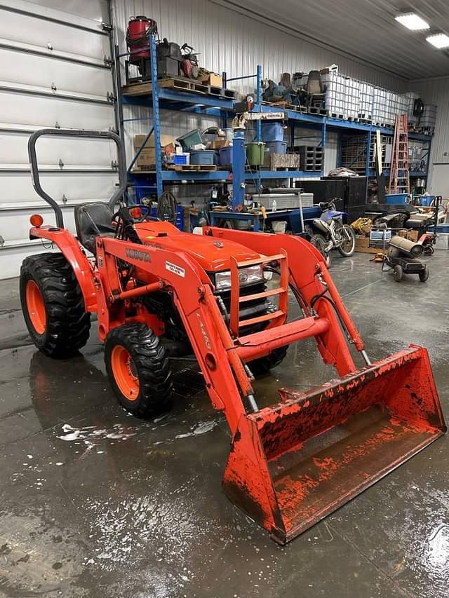 Image of Kubota L2800 equipment image 2