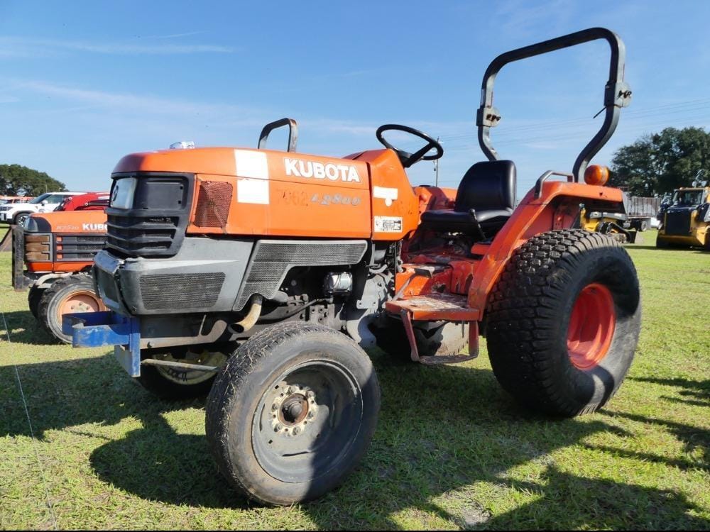 Kubota L2800 Equipment Image0