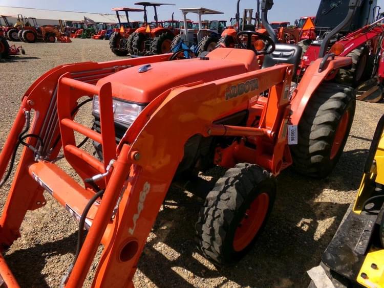 SOLD Kubota L2800 Tractors Less than 40 HP Tractor Zoom