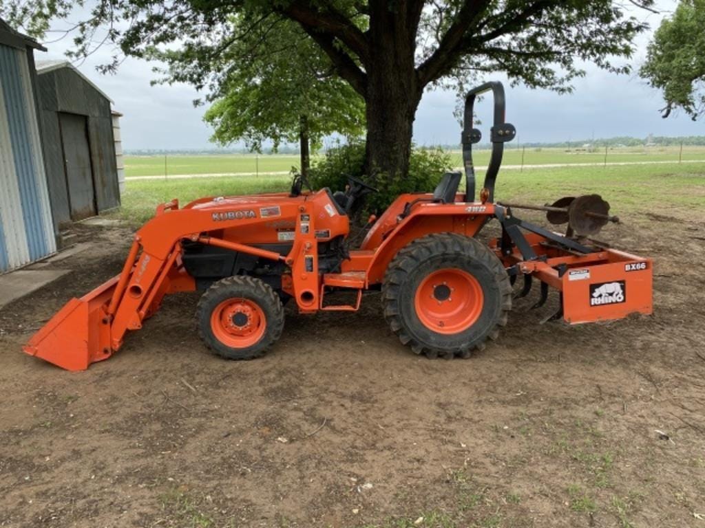 Main image Kubota L2800