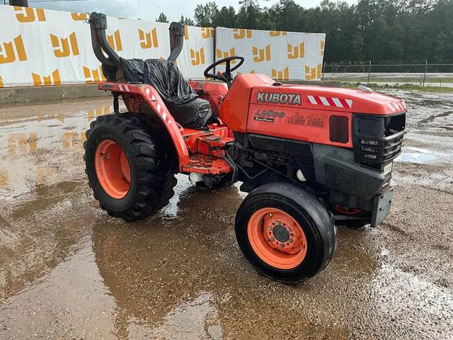 Image of Kubota L2800DT equipment image 2