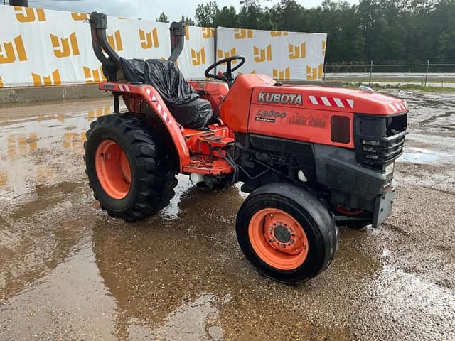 Image of Kubota L2800 equipment image 2