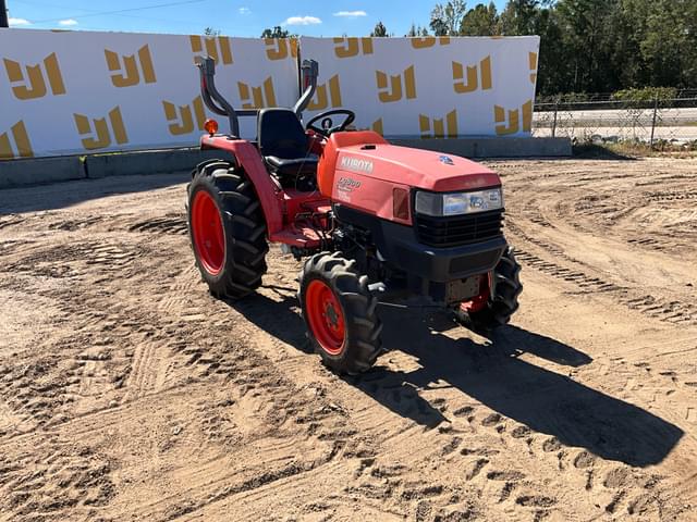 Image of Kubota L2800DT equipment image 2