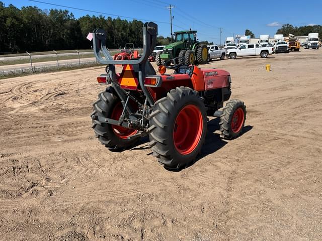 Image of Kubota L2800DT equipment image 4