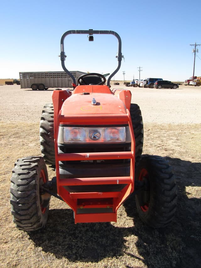 Image of Kubota L2800 equipment image 2
