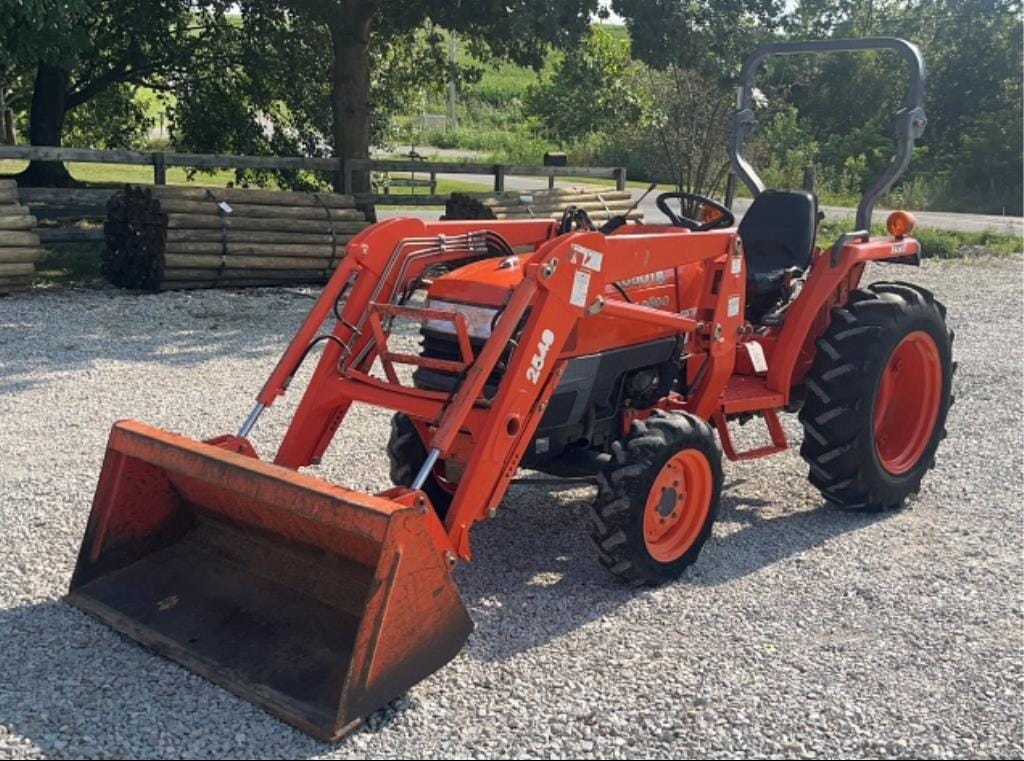 Main image Kubota L2800