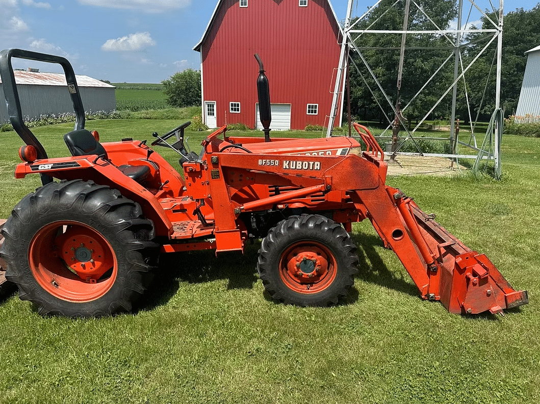 Image of Kubota L2850 Image 1