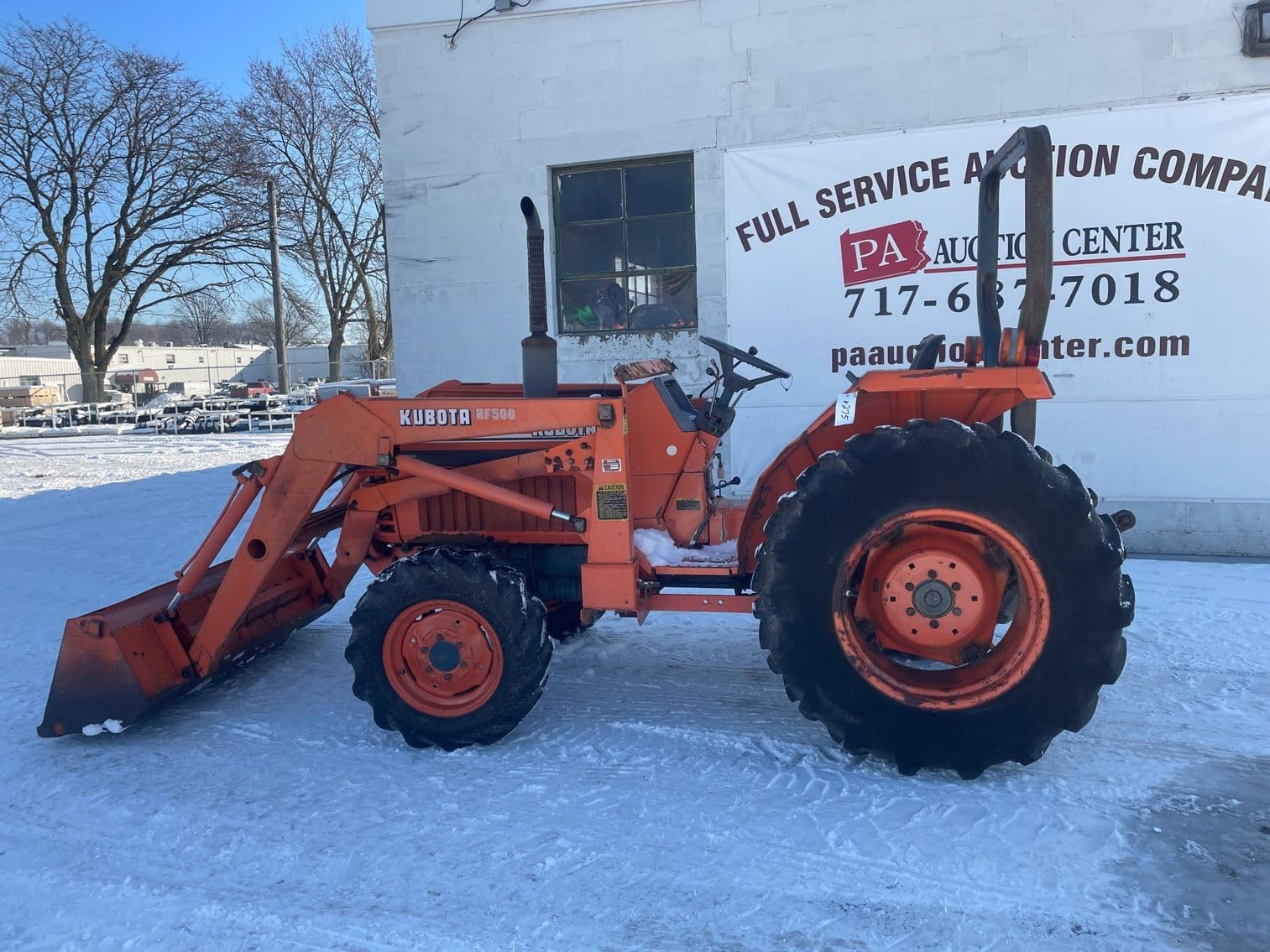 Kubota L2850 Equipment Image0