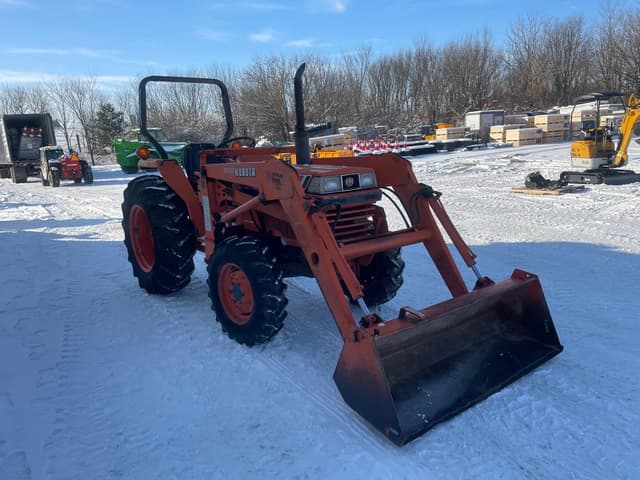 Image of Kubota L2850 equipment image 2