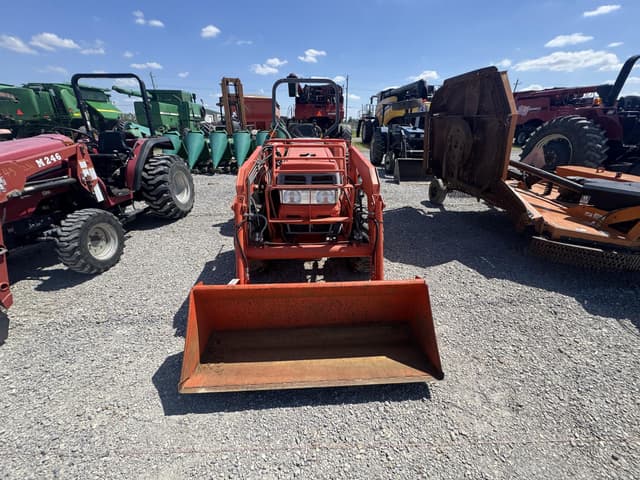 Image of Kubota L2900 equipment image 1