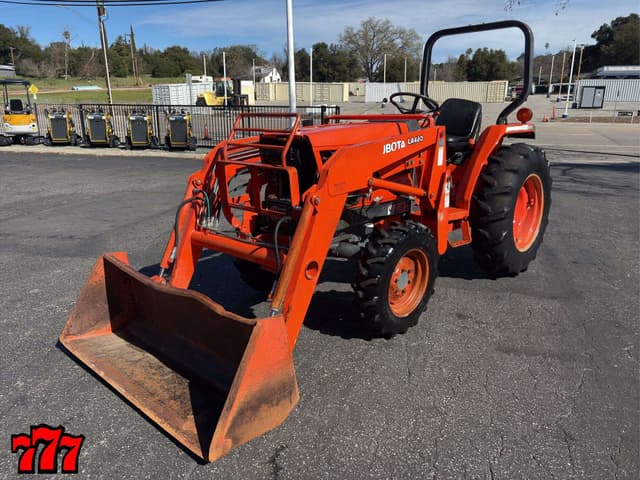 Image of Kubota L2900 equipment image 1