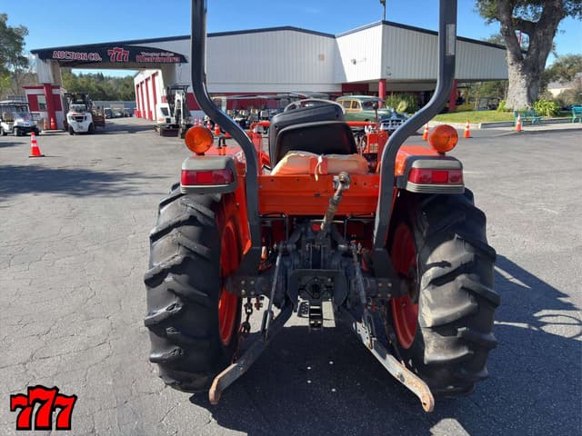 Image of Kubota L2900 equipment image 3