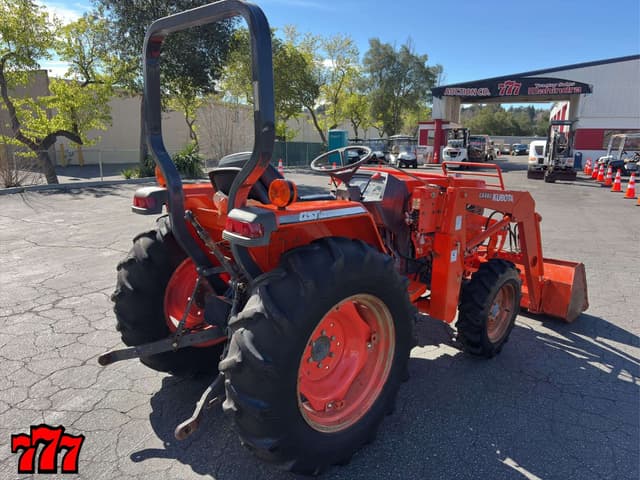 Image of Kubota L2900 equipment image 4