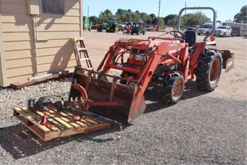 Image of Kubota L2900 Primary image