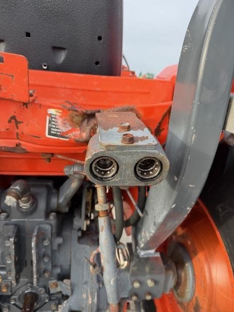 Image of Kubota L2900 equipment image 4