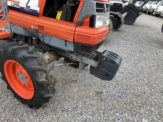 Image of Kubota L2900 equipment image 4