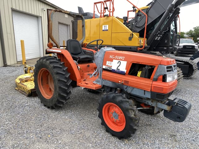 Image of Kubota L2900 equipment image 3