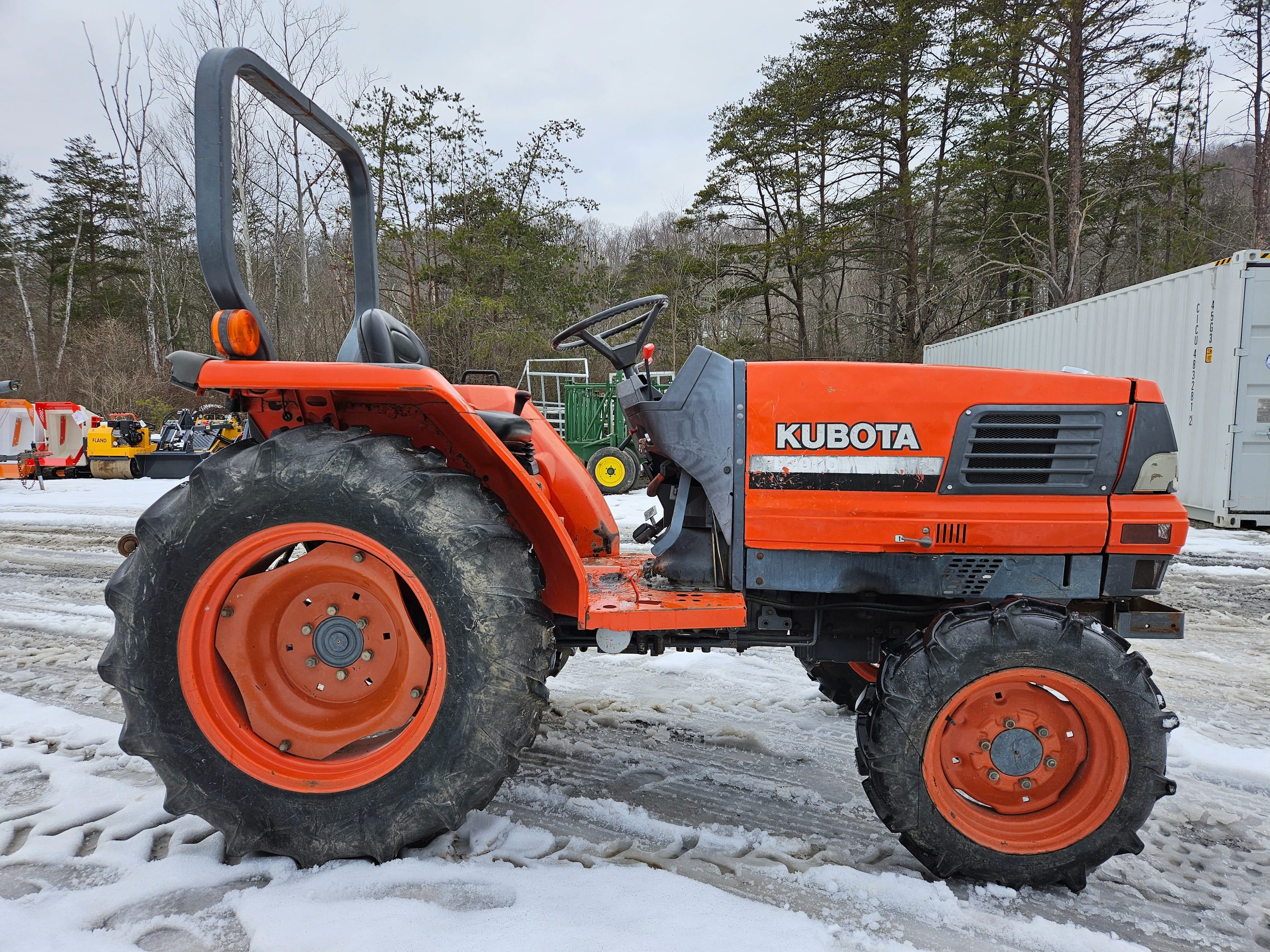 Main image Kubota L2900