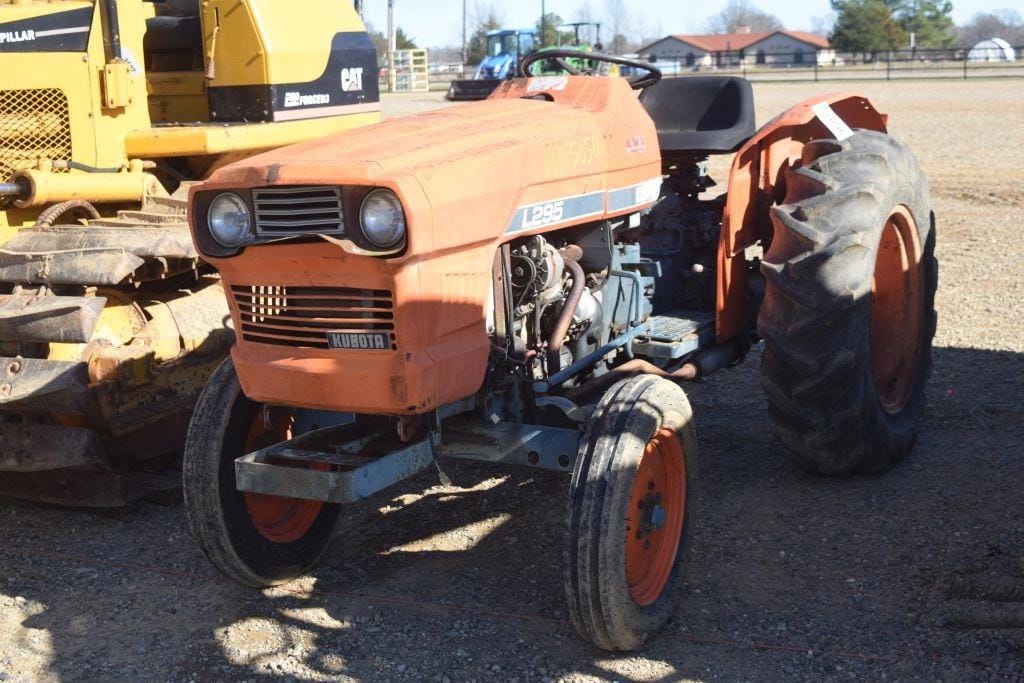 Main image Kubota L295