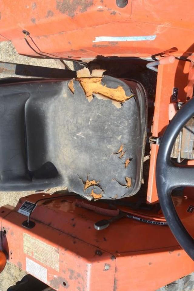 Image of Kubota L3000F equipment image 4