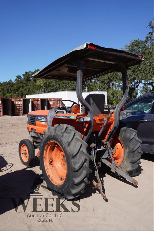 Image of Kubota L3010 equipment image 4