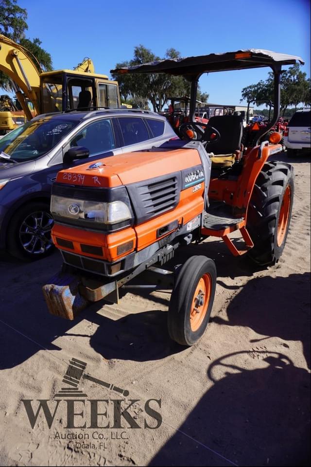 Image of Kubota L3010 equipment image 1