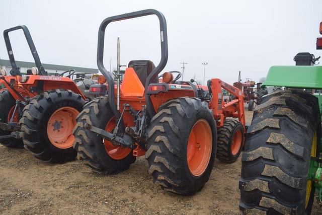 Image of Kubota L3010 equipment image 2