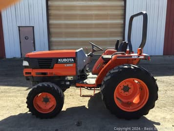 Main image Kubota L3010