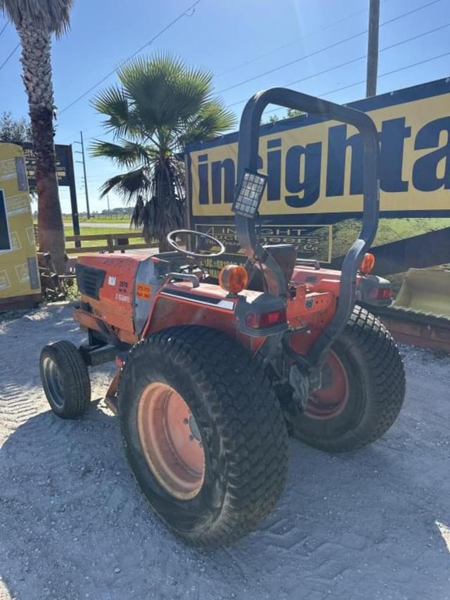 Image of Kubota L3010 equipment image 1